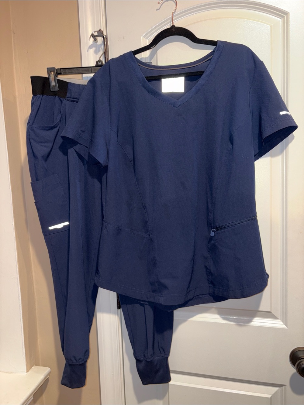 Skechers V-Neck Scrub Set